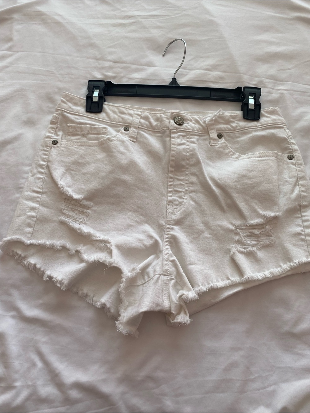 Rewash White Distressed Raw-Hem Denim Shorts